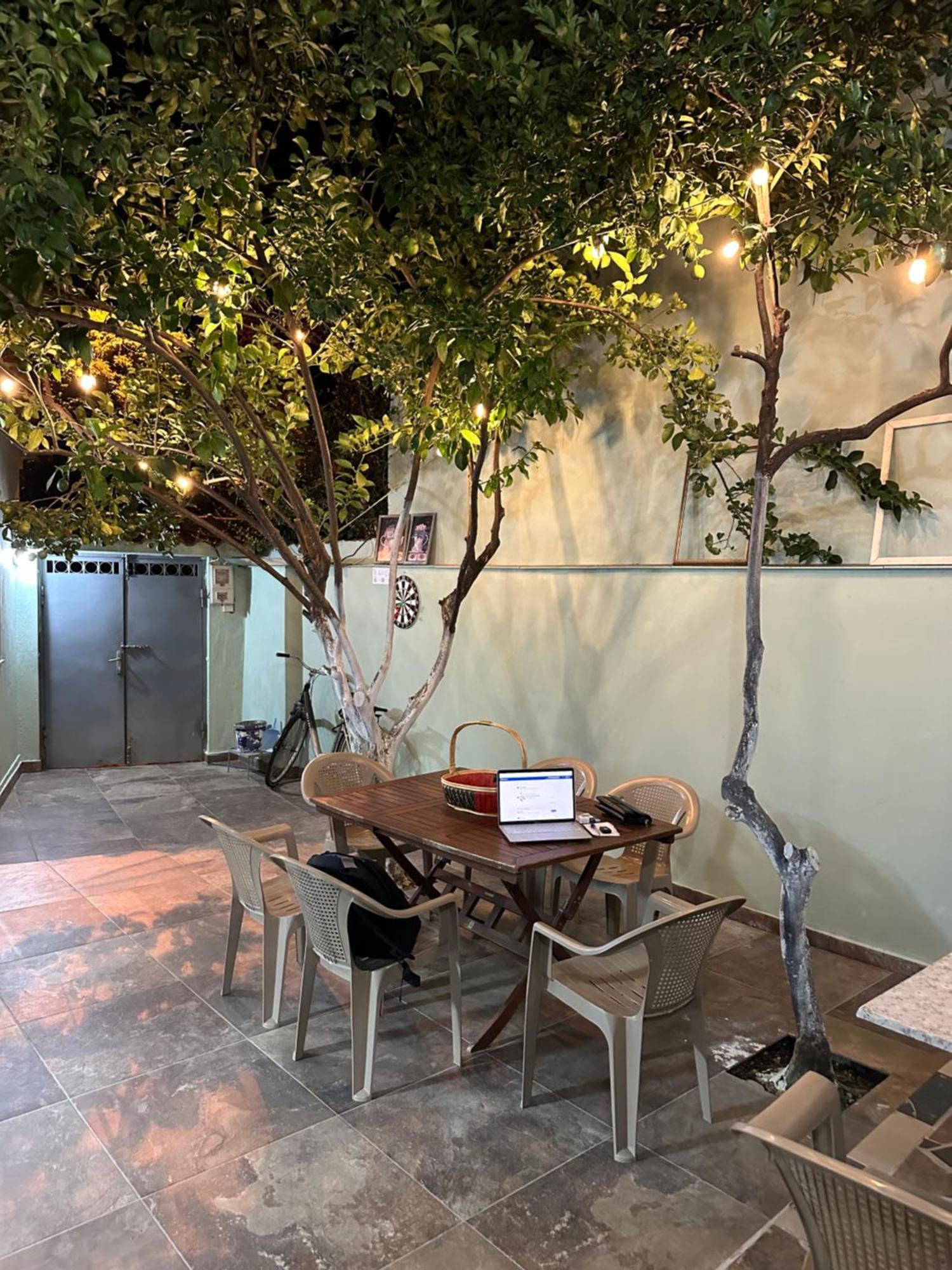 Tirana Lemon Breeze Hostel Экстерьер фото