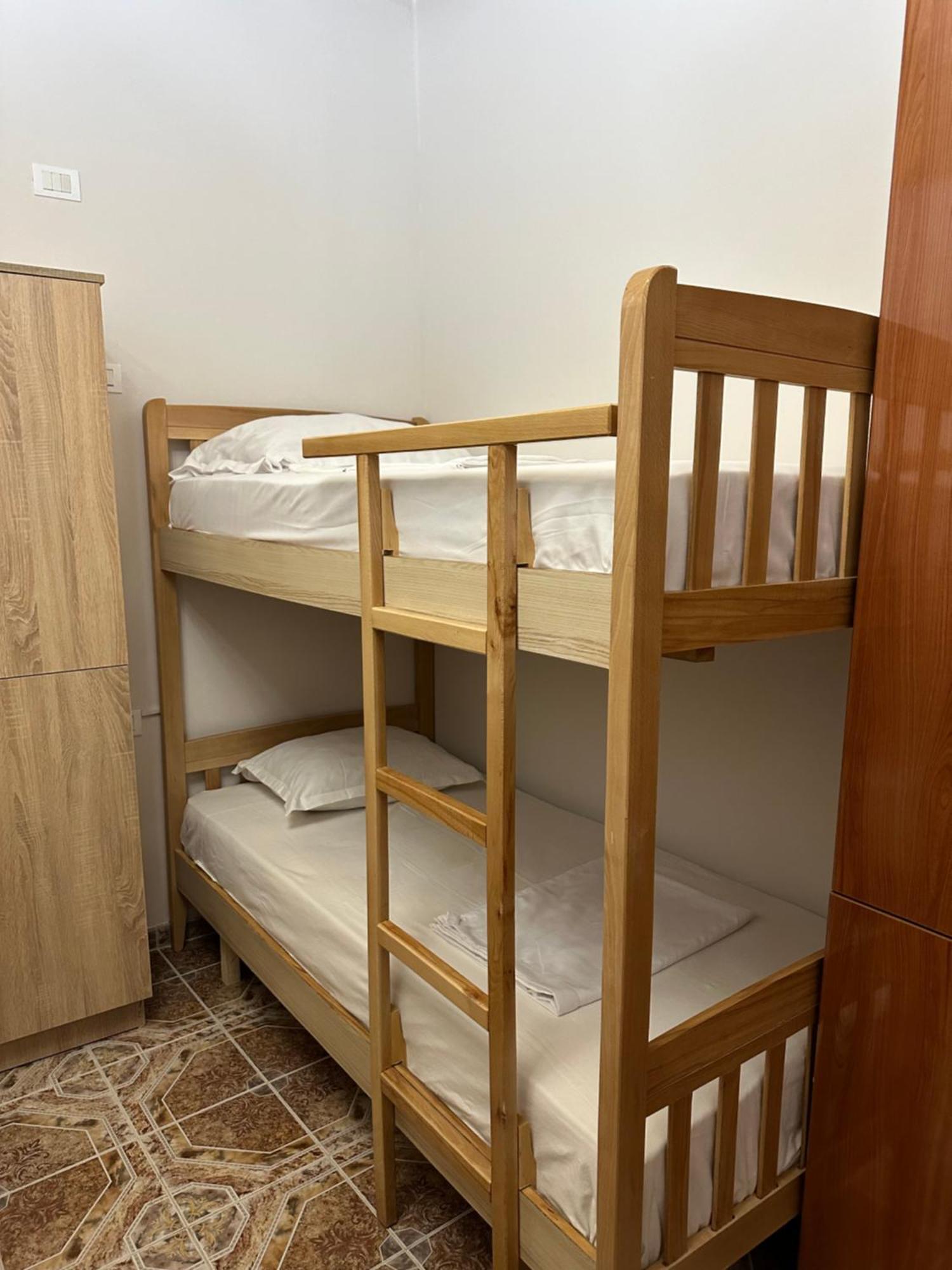 Tirana Lemon Breeze Hostel Экстерьер фото