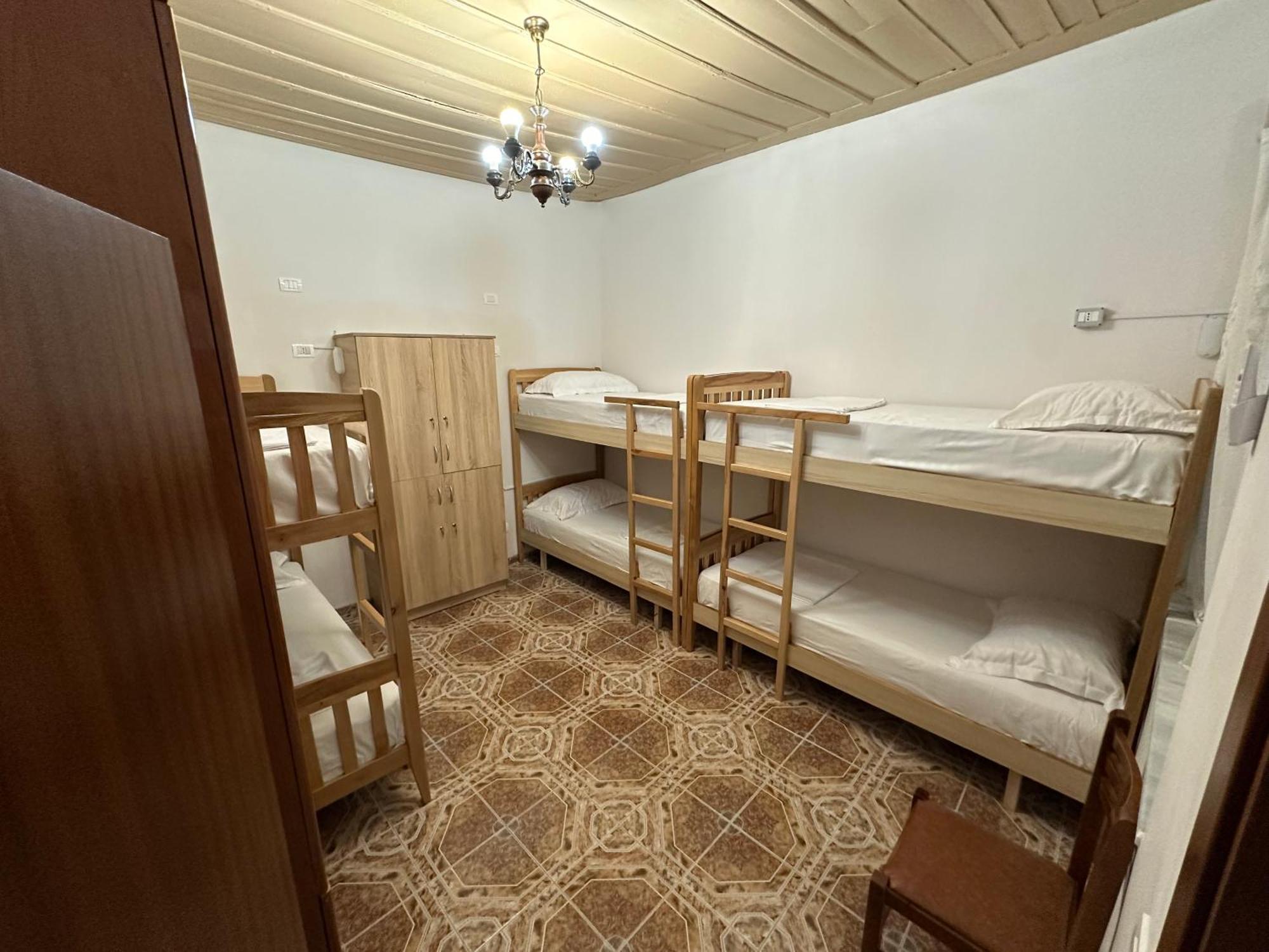 Tirana Lemon Breeze Hostel Экстерьер фото
