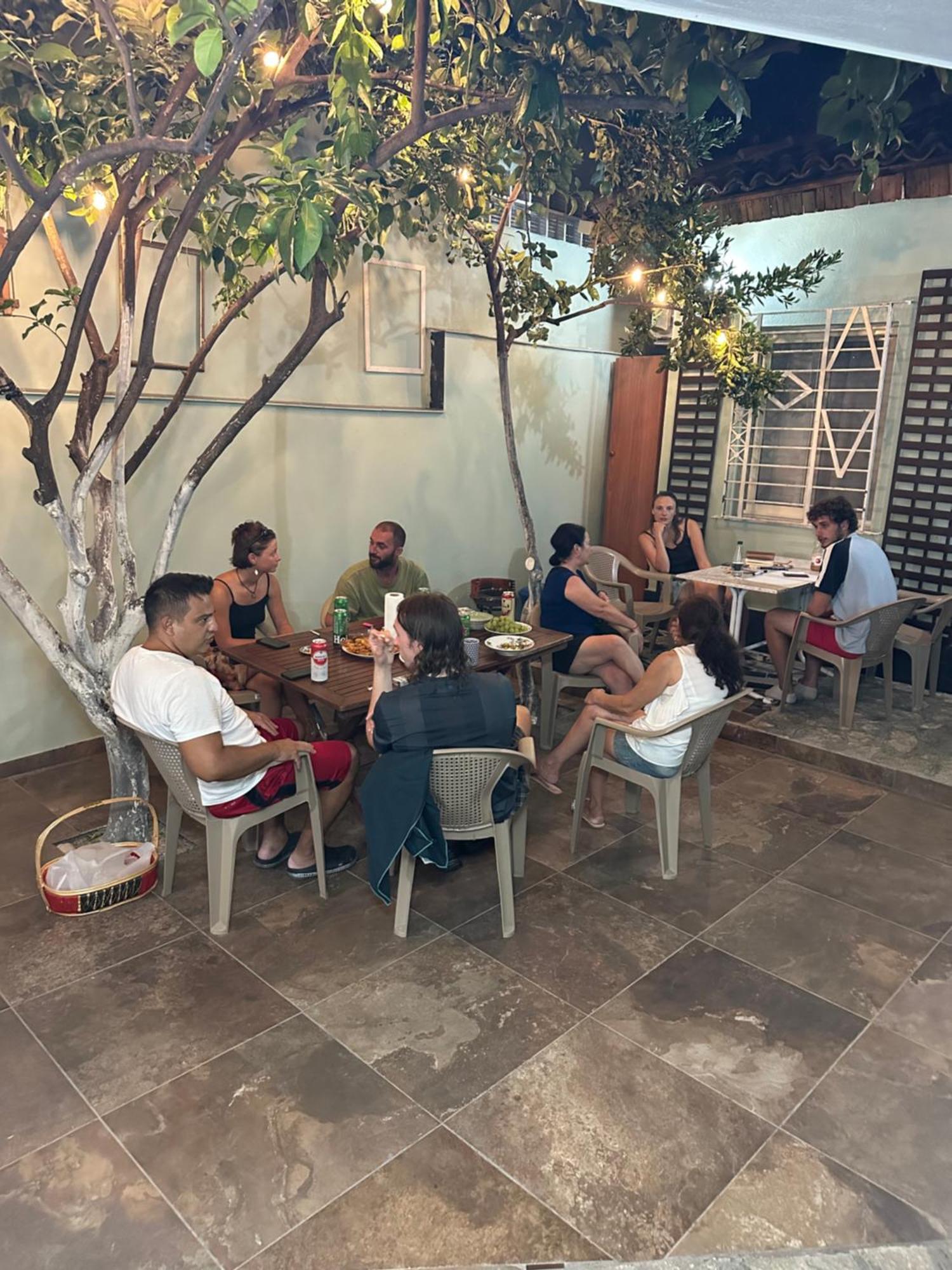 Tirana Lemon Breeze Hostel Экстерьер фото